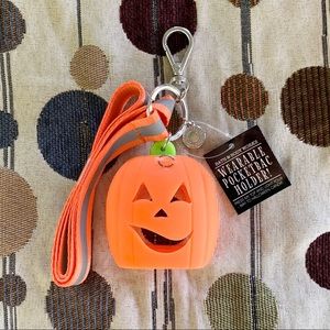 Bath and body works light up pumpkin lanyard
